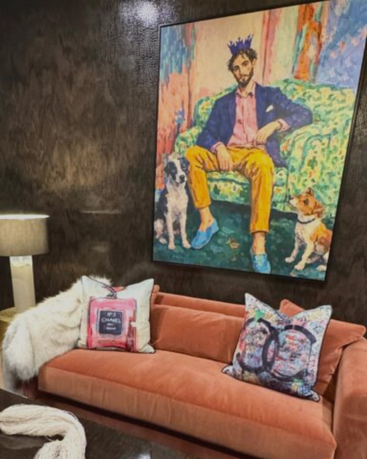 A Chanel-inspired lounge